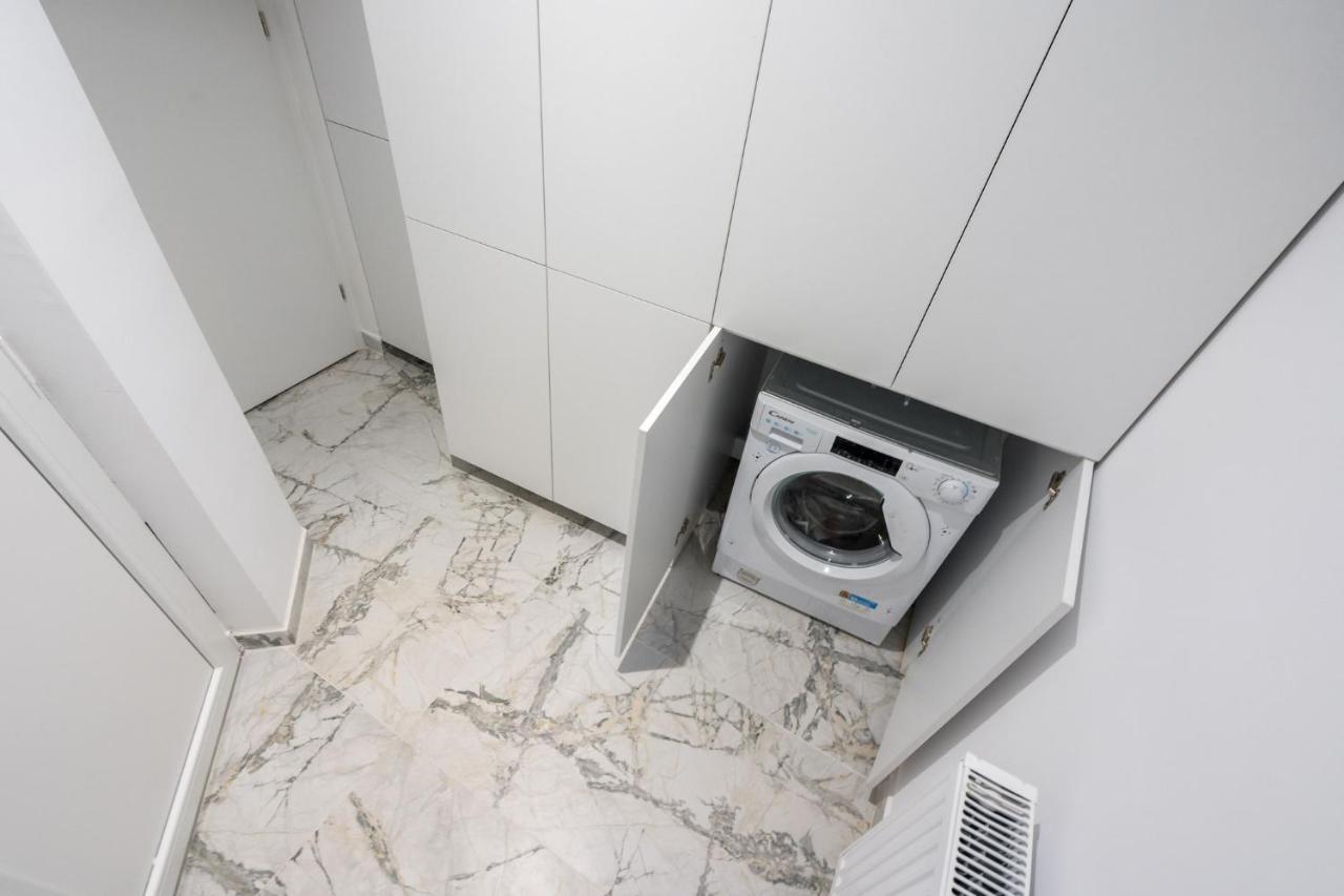 Crystal 3Bdr Apartment In Center Bukarest Eksteriør billede