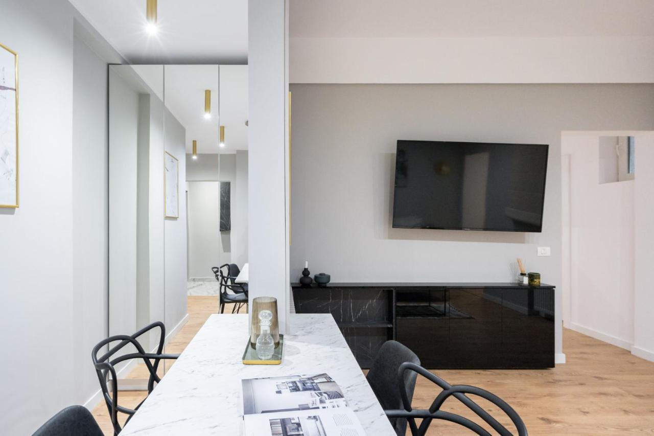 Crystal 3Bdr Apartment In Center Bukarest Eksteriør billede