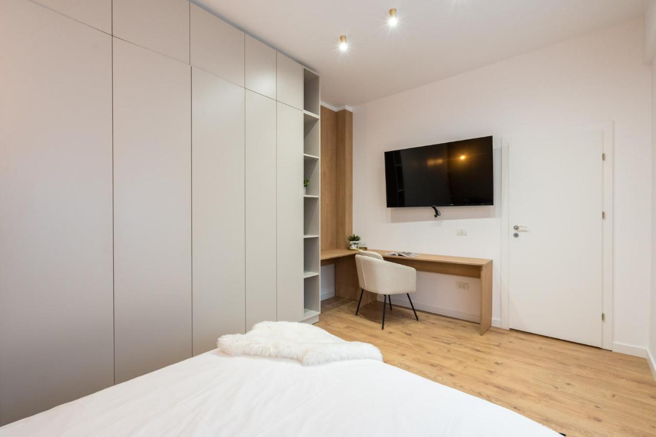 Crystal 3Bdr Apartment In Center Bukarest Eksteriør billede