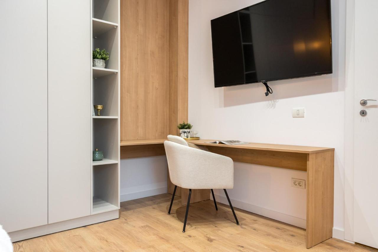 Crystal 3Bdr Apartment In Center Bukarest Eksteriør billede
