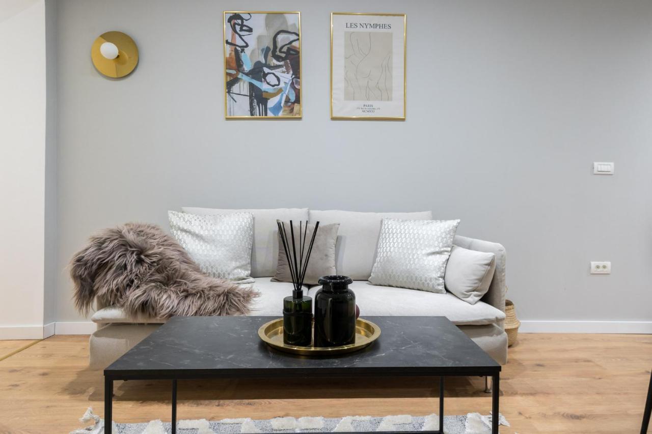 Crystal 3Bdr Apartment In Center Bukarest Eksteriør billede