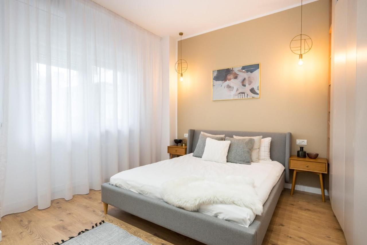 Crystal 3Bdr Apartment In Center Bukarest Eksteriør billede
