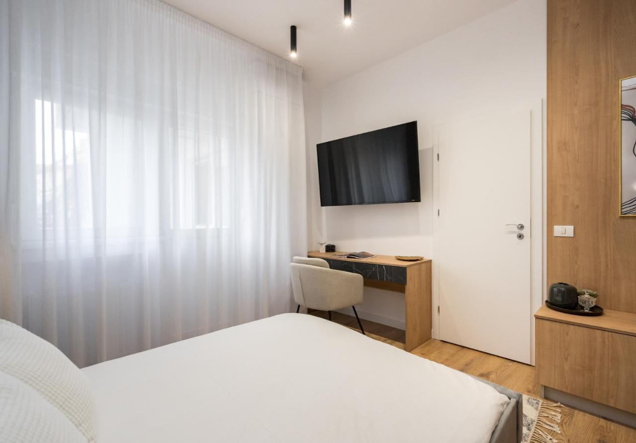 Crystal 3Bdr Apartment In Center Bukarest Eksteriør billede