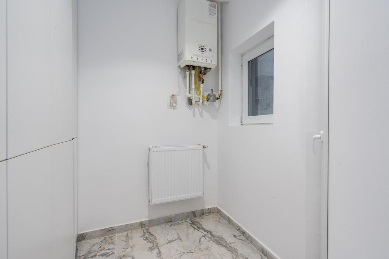 Crystal 3Bdr Apartment In Center Bukarest Eksteriør billede