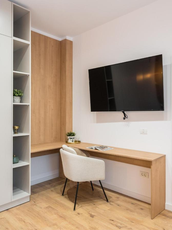 Crystal 3Bdr Apartment In Center Bukarest Eksteriør billede